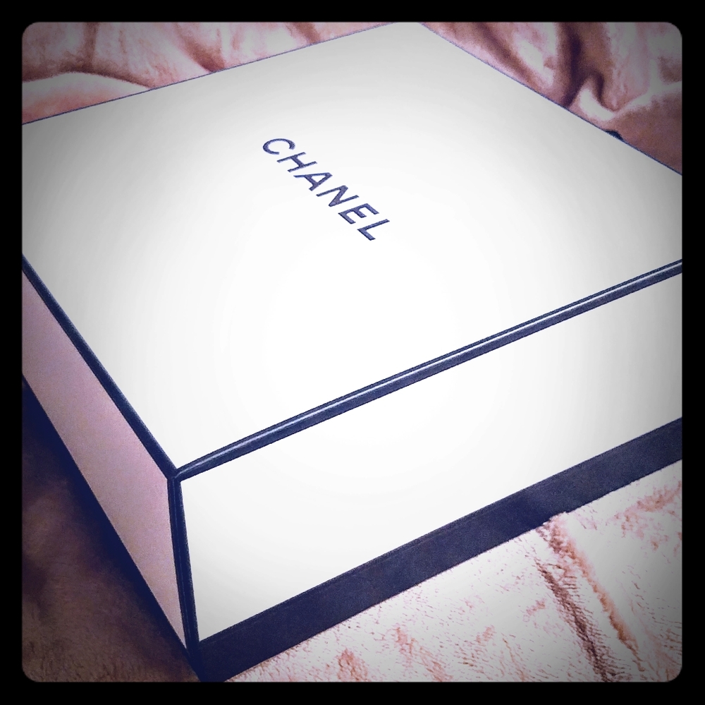 CHANEL Boutique Box in pristine condition